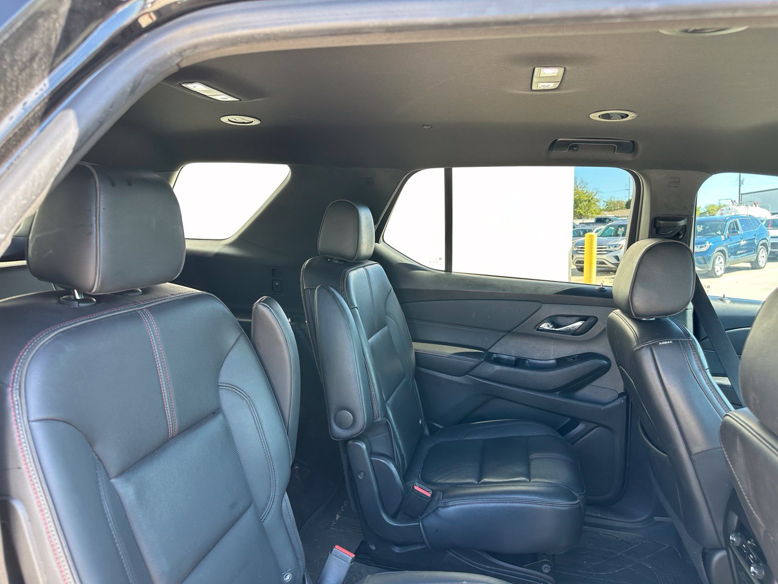 Used 2022 Chevrolet Traverse RS FWD image 16