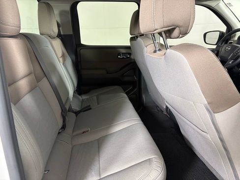 Used 2023 Nissan Frontier SV w/ Technology Package image 16