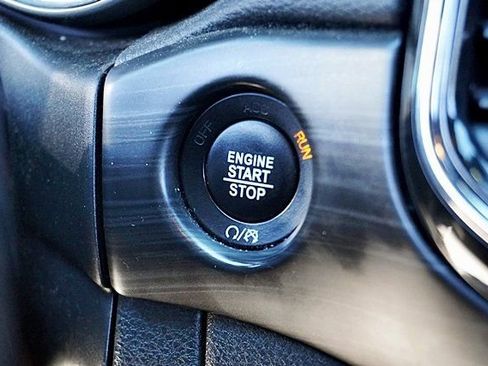 Certified 2022 Jeep Grand Cherokee Laredo X RWD image 29