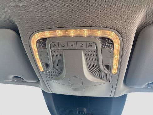 Used 2023 Mercedes-Benz Metris Passenger image 27