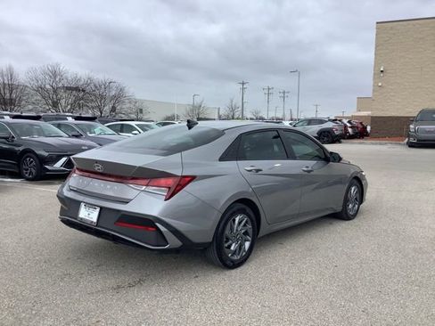 Certified 2024 Hyundai Elantra SEL FWD image 4