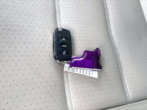 Used 2017 Volkswagen Jetta SE image 10