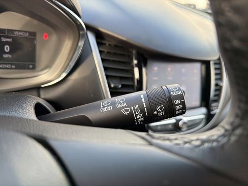 Used 2021 Chevrolet Trax LT w/ Driver Confidence Package image 32