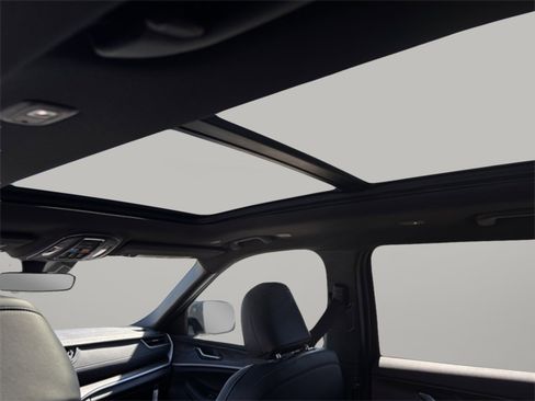 New 2025 Jeep Grand Cherokee L Limited image 22