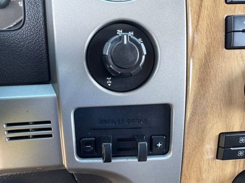 Used 2011 Ford F150 Lariat w/ Lariat Chrome Pkg image 26