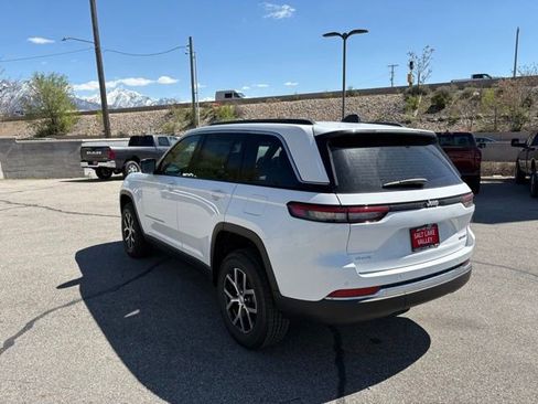 New 2025 Jeep Grand Cherokee Limited w/ Trailer Tow Package image 6