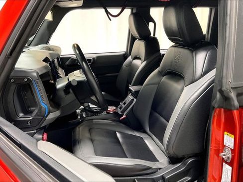 Used 2024 Ford Bronco Black Diamond image 25