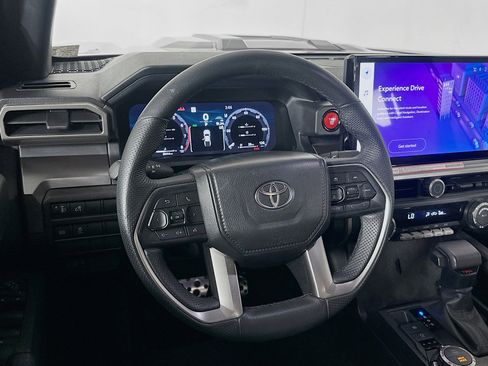 Used 2025 Toyota Tacoma TRD Sport image 18