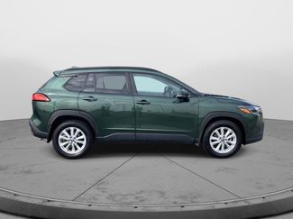 Used 2022 Toyota Corolla Cross LE w/ Moonroof Package AWD/4WD video 2