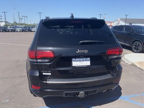 Used 2016 Jeep Grand Cherokee Limited 75th Anniversary AWD/4WD image 6