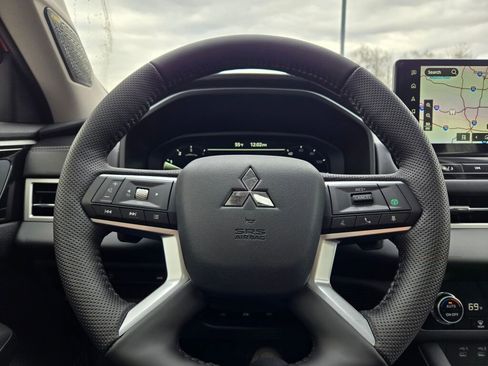 New 2026 Mitsubishi Outlander SE image 29