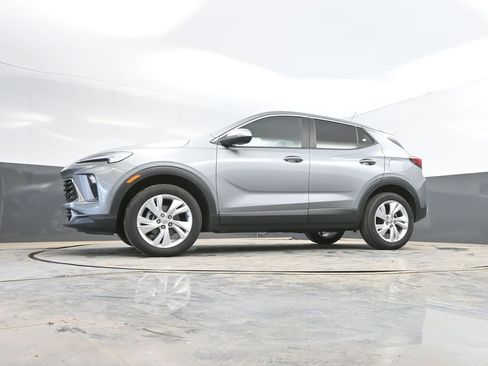 Used 2025 Buick Encore GX Preferred AWD/4WD image 31