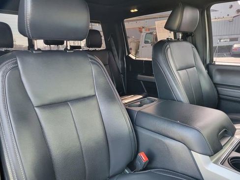 Used 2022 Ford F250 Lariat w/ Black Appearance Package image 37