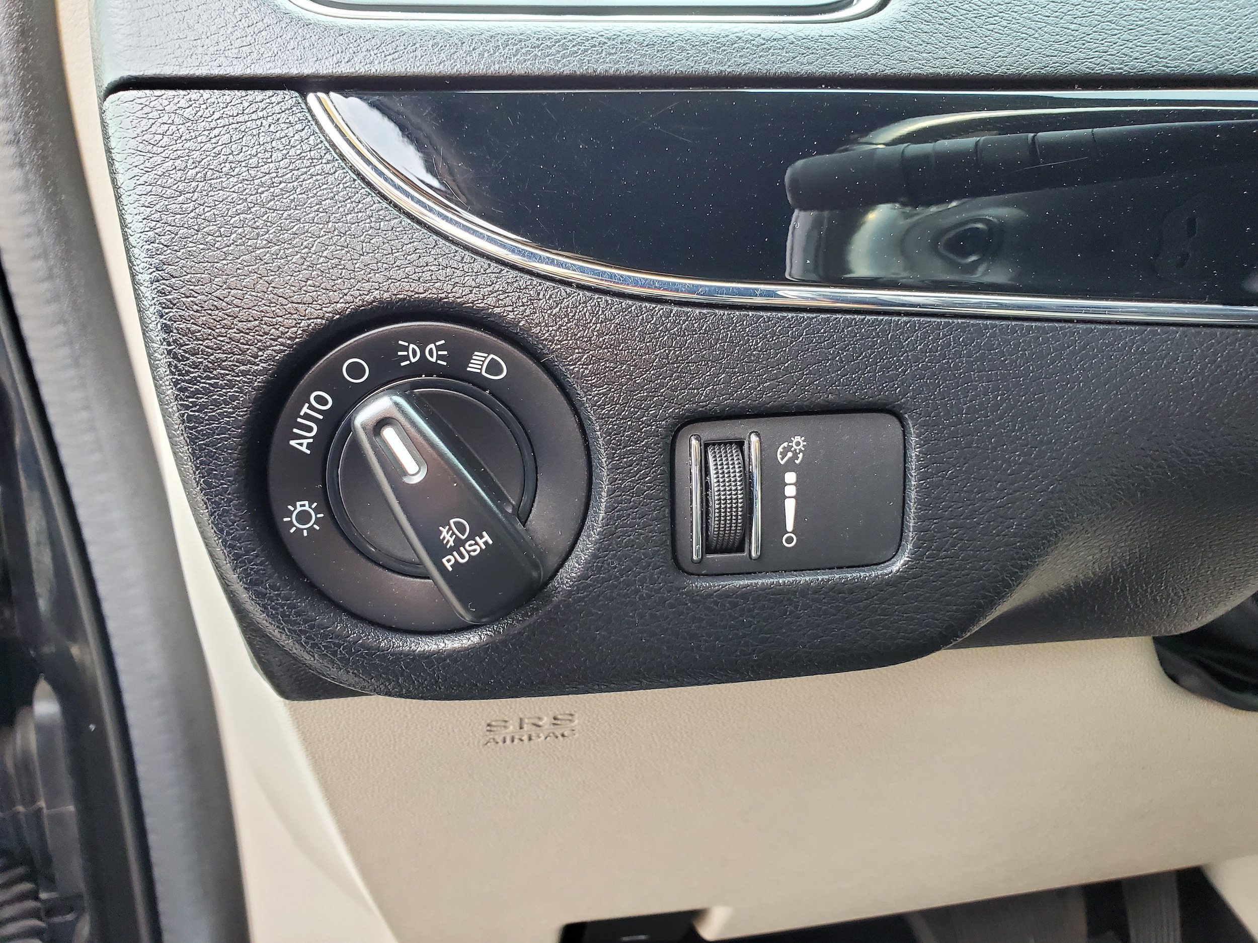 Used 2019 Dodge Grand Caravan SXT FWD image 13