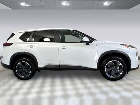 Used 2025 Nissan Rogue SV FWD image 7