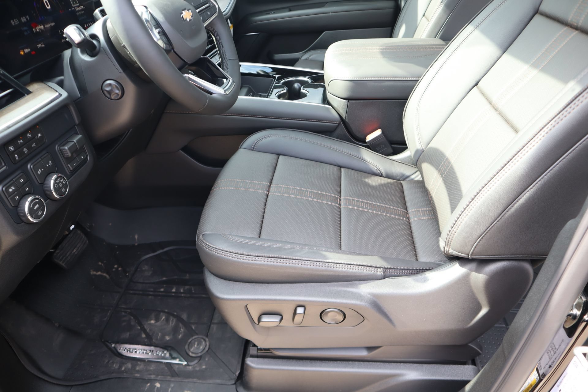 New 2026 Chevrolet Tahoe High Country AWD/4WD image 13