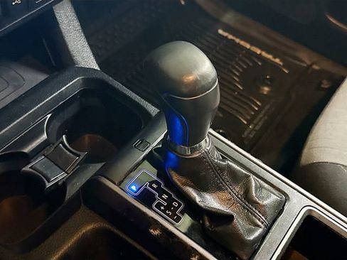 Used 2020 Toyota Tacoma TRD Off-Road image 17