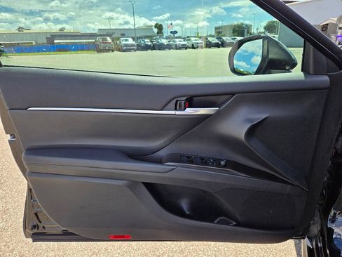Used 2024 Toyota Camry SE FWD image 21