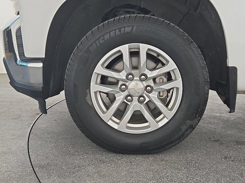 Used 2022 Chevrolet Silverado 1500 LT AWD/4WD image 37