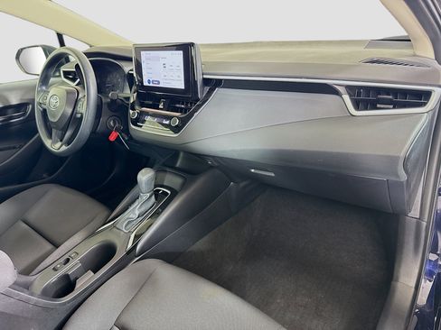 Used 2025 Toyota Corolla LE image 29