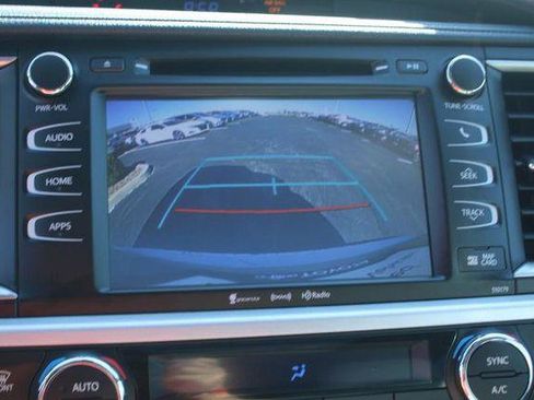 Certified 2018 Toyota Highlander XLE image 21