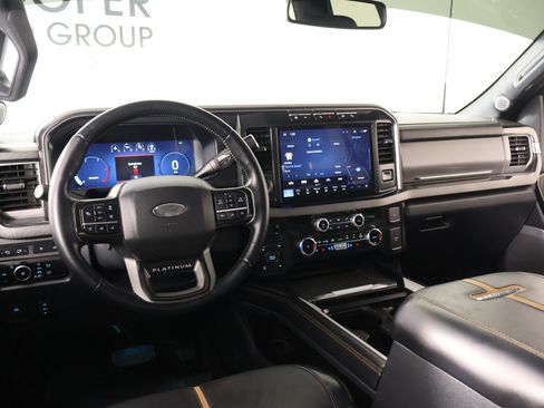 Used 2024 Ford F250 Platinum AWD/4WD image 2