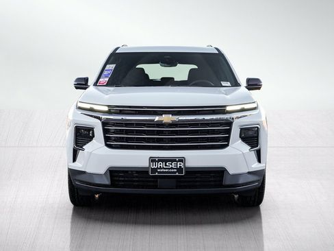 New 2026 Chevrolet Traverse LT w/ Driver Confidence Package AWD/4WD image 2