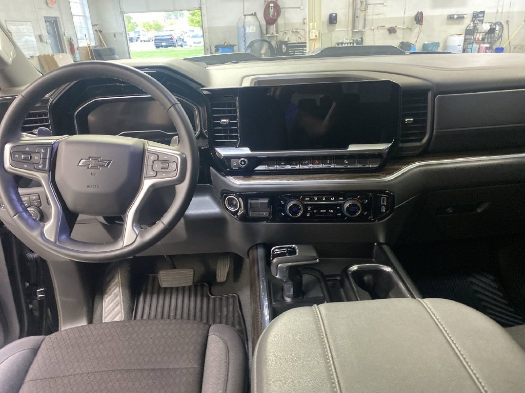 Certified 2025 Chevrolet Silverado 1500 LT Trail Boss w/ Dark Appearance Package AWD/4WD image 27