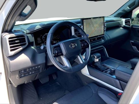 Used 2024 Toyota Tundra Platinum AWD/4WD image 17