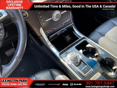 Used 2019 Ford Edge Titanium AWD/4WD image 17