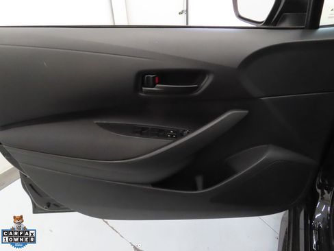 Used 2026 Toyota Corolla LE FWD image 9