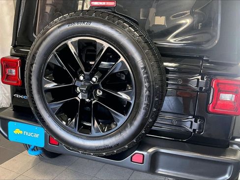 Used 2024 Jeep Wrangler Unlimited Sahara AWD/4WD image 28
