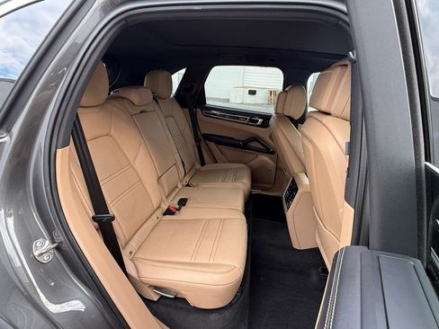 Used 2021 Porsche Cayenne S AWD/4WD image 19