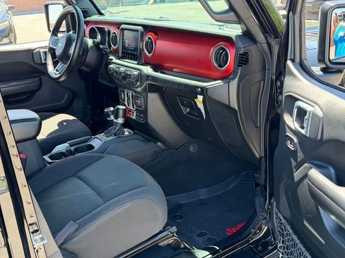 Used 2018 Jeep Wrangler Unlimited Rubicon image 24