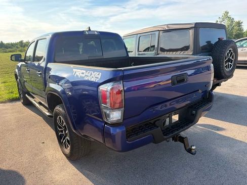 Used 2022 Toyota Tacoma TRD Sport AWD/4WD image 7