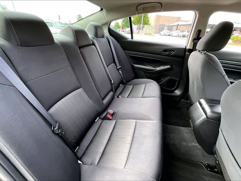 Used 2025 Nissan Altima 2.5 SV FWD image 20