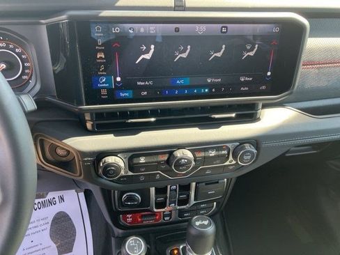 Certified 2025 Jeep Wrangler Unlimited Rubicon AWD/4WD image 18