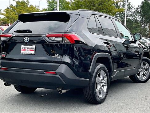 Used 2023 Toyota RAV4 LE AWD/4WD image 12