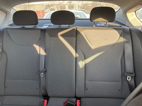 Used 2025 Kia K4 LXS image 37