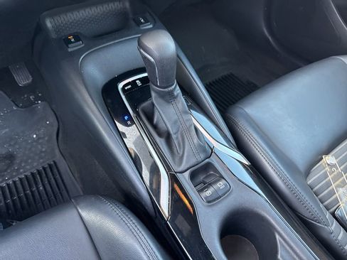 Used 2021 Toyota Corolla XSE image 7