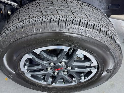 Used 2024 Toyota Tacoma TRD Sport image 31
