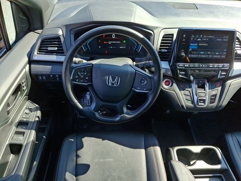 Used 2023 Honda Odyssey Sport image 13
