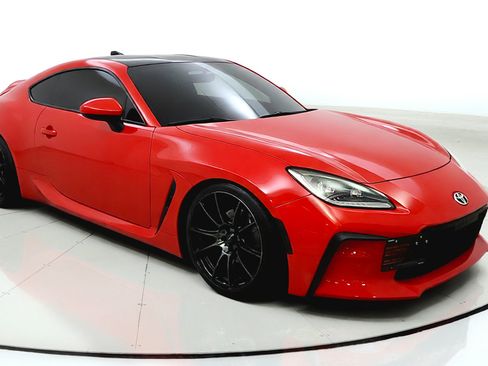 Used 2023 Toyota GR86 Premium RWD image 1
