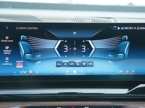 New 2026 BMW i5 eDrive40 w/ Premium Package AWD/4WD image 17