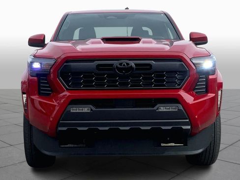 Used 2025 Toyota Tacoma TRD Sport image 4