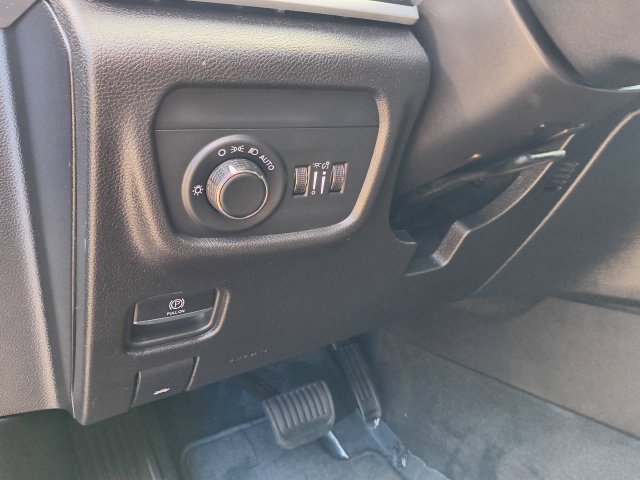 Used 2025 Jeep Grand Cherokee L Altitude AWD/4WD image 18