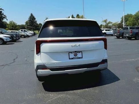 Used 2026 Kia Carnival FWD image 7