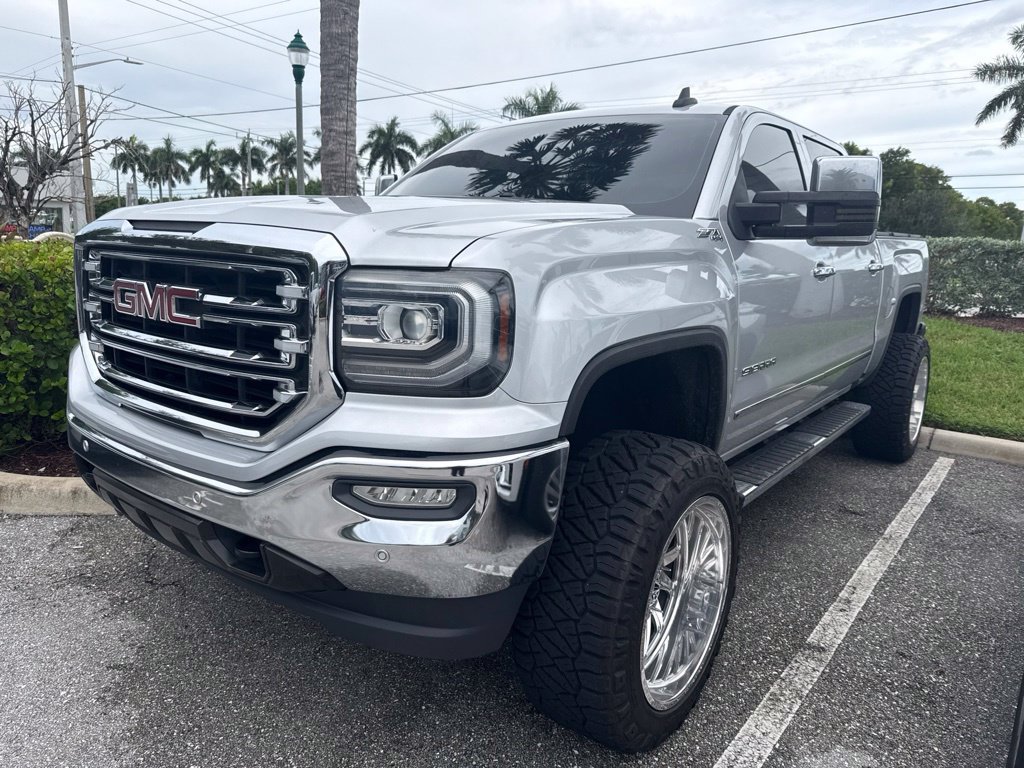 Used 2018 GMC Sierra 1500 SLT AWD/4WD image 3