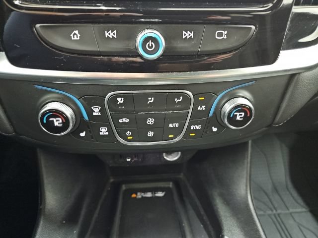 Used 2023 Chevrolet Traverse LT FWD image 9