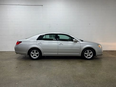 Used 2006 Toyota Avalon XLS FWD image 2